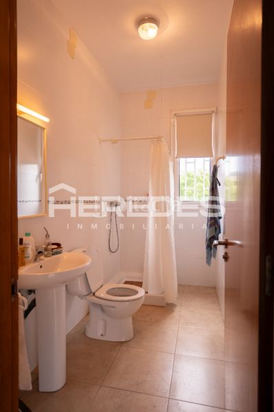 Foto 45502e64-85ec-40e1-9d0b-51e38168885d. Casa amb xemeneia calefacció aparcament a Castellarnau Sabadell