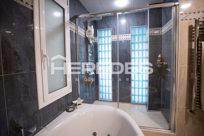 Foto 516c7fef-2c81-415b-9256-125858932a11. Casa amb xemeneia calefacció aparcament a Castellarnau Sabadell
