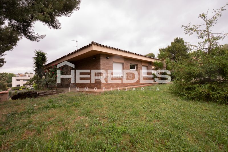 Foto 52797ae1-c5ec-4a95-80ec-06906496c0f8. Casa amb xemeneia calefacció aparcament a Castellarnau Sabadell