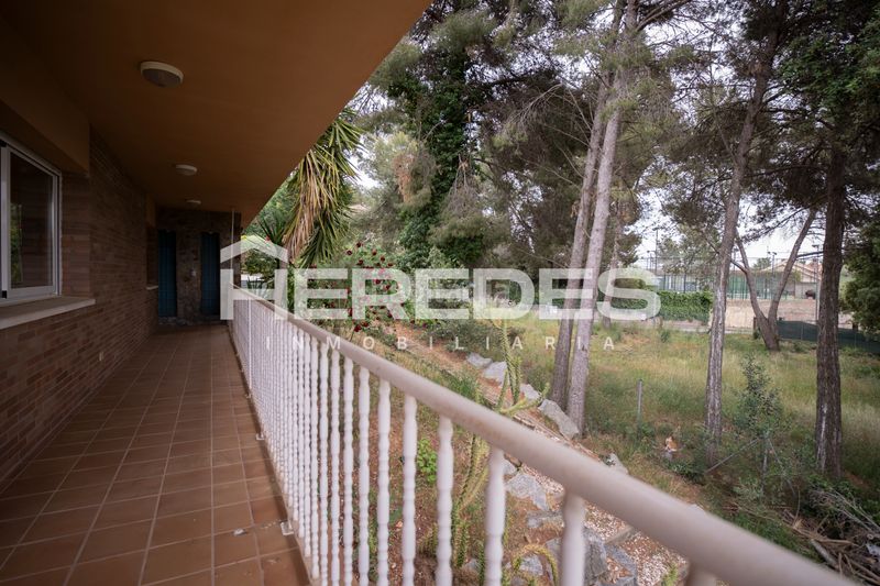 Foto aa844c64-3b58-4b5f-9974-c25aee912f5f. Casa amb xemeneia calefacció aparcament a Castellarnau Sabadell
