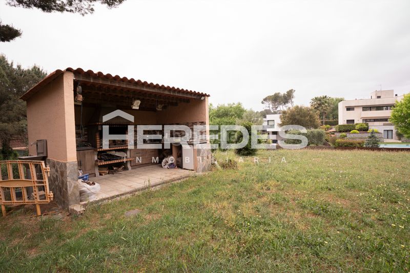 Foto ad1f55f0-ccd2-437a-9c22-309d1030940e. Casa amb xemeneia calefacció aparcament a Castellarnau Sabadell