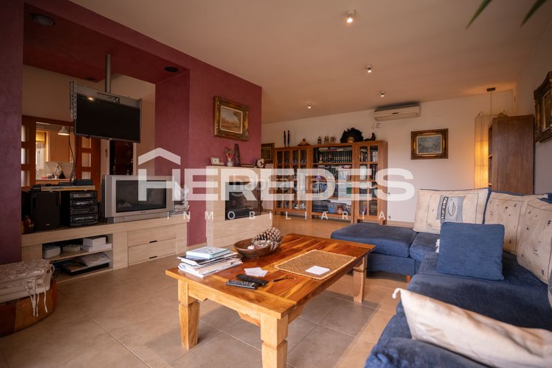 Foto c29d8da1-f3bd-487e-b325-83d31762a1b6. Casa amb xemeneia calefacció aparcament a Castellarnau Sabadell
