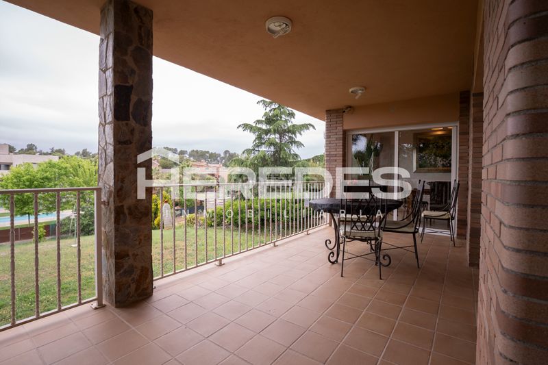 Foto c5fc5983-faf8-45b6-9eeb-416a0fd64eb8. Casa amb xemeneia calefacció aparcament a Castellarnau Sabadell