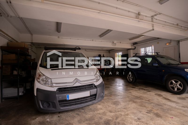 Foto c840a2a3-aded-4e53-b336-607541352950. Casa amb xemeneia calefacció aparcament a Castellarnau Sabadell