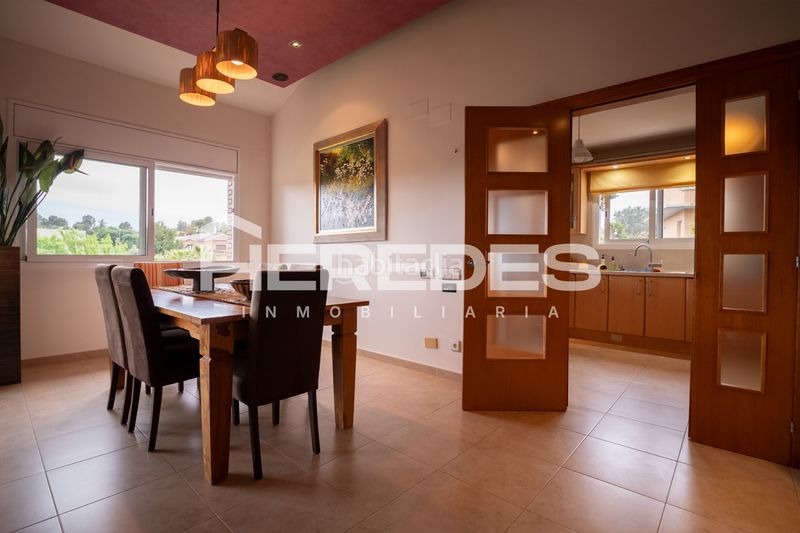 Foto dce7c518-d4ed-4782-844c-837b0f7b5757. Casa amb xemeneia calefacció aparcament a Castellarnau Sabadell