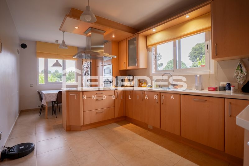 Foto df9a31f5-e459-45f6-b23a-8922a4fd3daa. Casa amb xemeneia calefacció aparcament a Castellarnau Sabadell