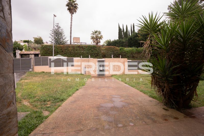 Foto f2087d4e-c0ec-4376-ac60-a6e4af14645f. Casa amb xemeneia calefacció aparcament a Castellarnau Sabadell