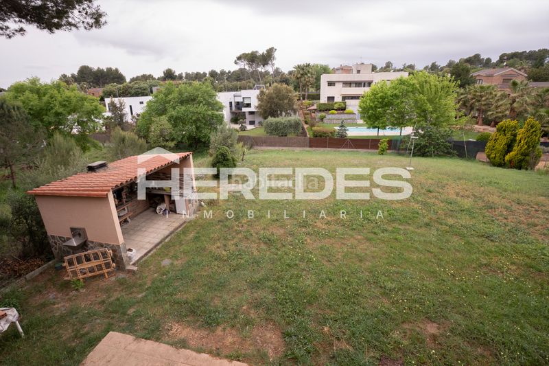 Foto f918b2a9-779e-4e8a-bf02-039ad7ef795c. Casa amb xemeneia calefacció aparcament a Castellarnau Sabadell
