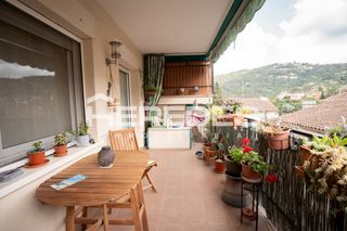 Appartement à Torrelles de Llobregat. Piso grande con terraza