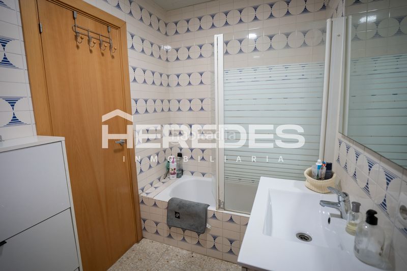 Foto b7ff1d28-e130-4a68-912f-696bd8c058cf. Pis amb calefacció aparcament a Torrelles de Llobregat