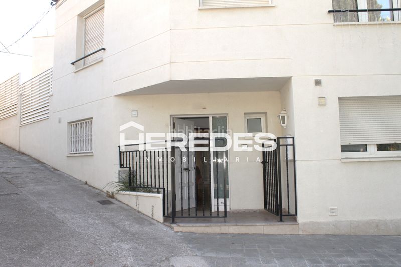 Foto 02f8b515-9bae-4f6f-b80e-705cc4e79bcf. Casa adossada amb xemeneia calefacció aparcament a Torrelles de Llobregat