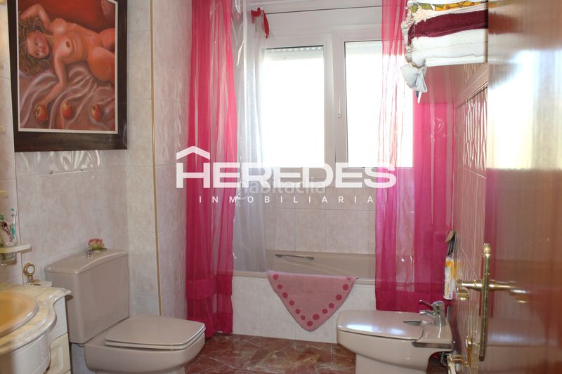 Foto 41ea7d62-4b0d-4285-b840-3370362ee78b. Casa adossada amb xemeneia calefacció aparcament a Torrelles de Llobregat