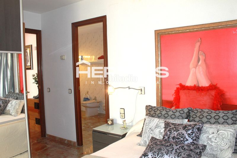 Foto 9e2078e4-c471-45f5-8da8-379c19473a5d. Casa adossada amb xemeneia calefacció aparcament a Torrelles de Llobregat