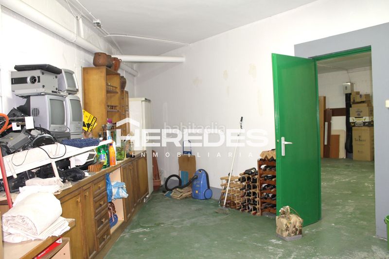 Foto c4456cb6-6bf4-4345-afda-57d971fbc7ff. Casa adossada amb xemeneia calefacció aparcament a Torrelles de Llobregat