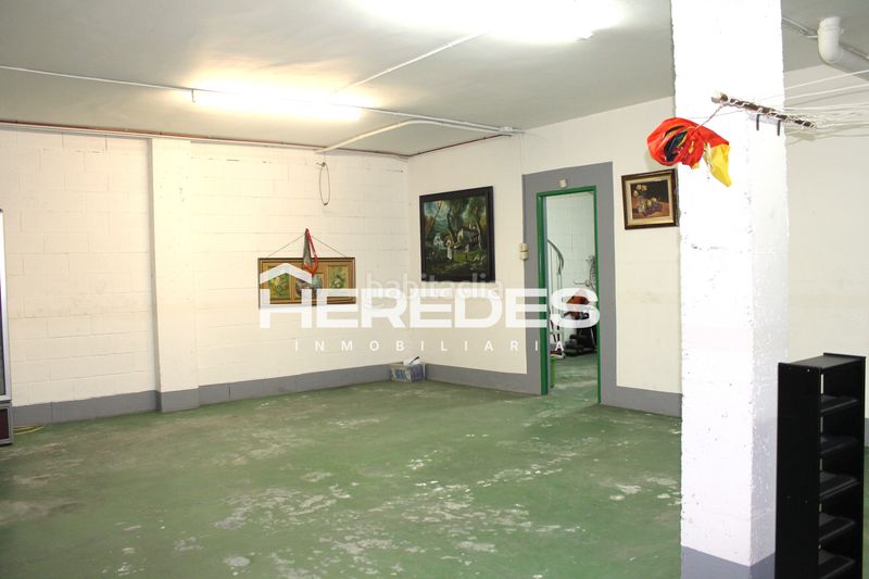 Foto fa4be1b7-bb11-44d3-9a7d-b9185fb0d7b5. Casa adossada amb xemeneia calefacció aparcament a Torrelles de Llobregat