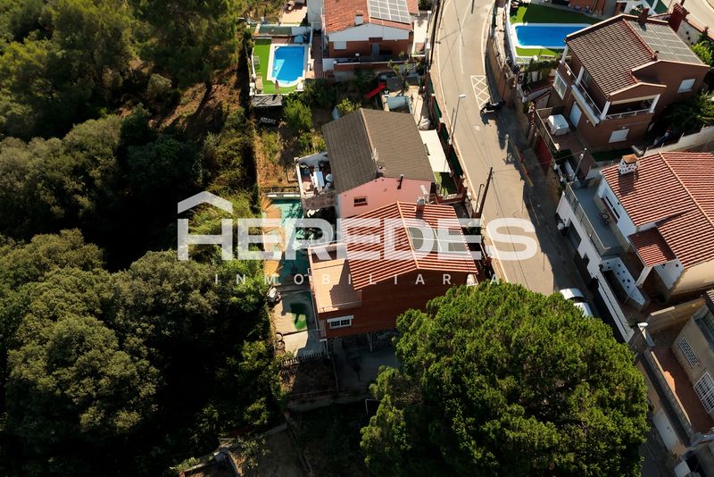 Foto 25b52883-b54f-473a-9096-36121b4bb705. Casa amb calefacció aparcament a Torrelles de Llobregat