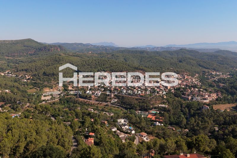 Foto 5f1c46c1-f33f-4957-96dd-6802d7523cd9. Casa amb calefacció aparcament a Torrelles de Llobregat