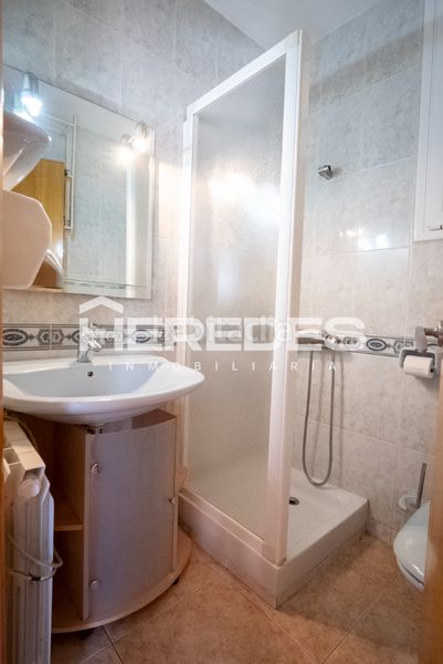 Foto 67287ec0-3a97-42bd-b227-d3d52abf427a. Casa amb calefacció aparcament a Torrelles de Llobregat