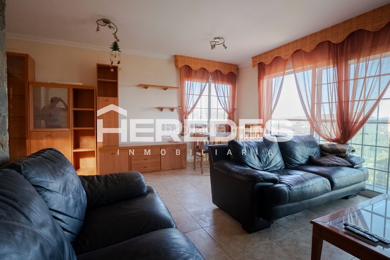 Foto 82cf4369-d765-40f4-9c76-0920c59edf06. Casa amb calefacció aparcament a Torrelles de Llobregat