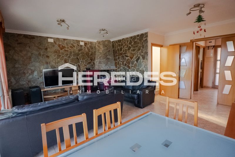 Foto 84be9330-0874-4e1a-8a42-f78239c91b05. Casa amb calefacció aparcament a Torrelles de Llobregat