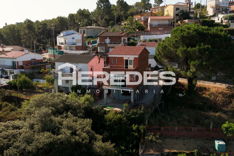 Foto 8742494a-f6e9-4e59-8038-4b421867f135. Casa amb calefacció aparcament a Torrelles de Llobregat