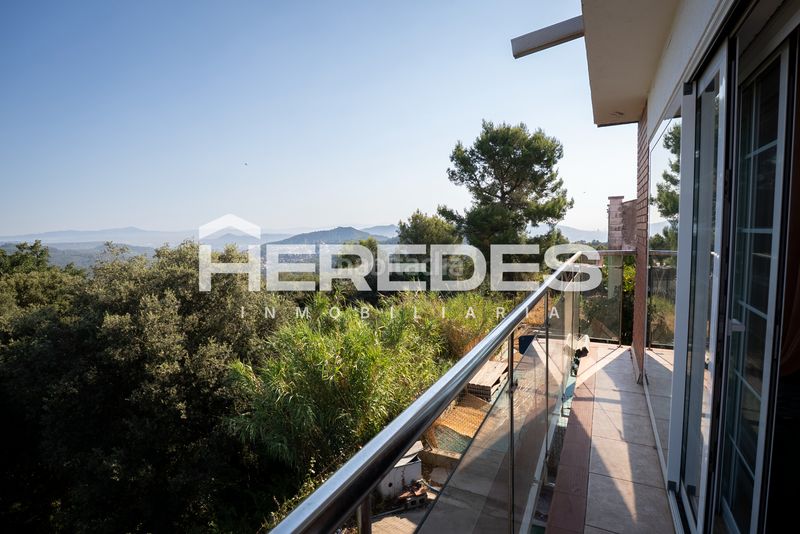 Foto ab30adf3-f29b-4b02-9896-9ea43f822f7b. Casa amb calefacció aparcament a Torrelles de Llobregat