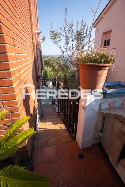 Foto e780d886-baf0-4606-a3f5-f5a2650eb9a8. Casa amb calefacció aparcament a Torrelles de Llobregat