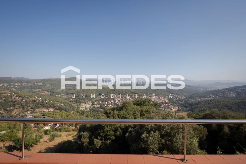 Foto eb572a4b-803a-4eb3-80d9-de047870c2a2. Casa amb calefacció aparcament a Torrelles de Llobregat