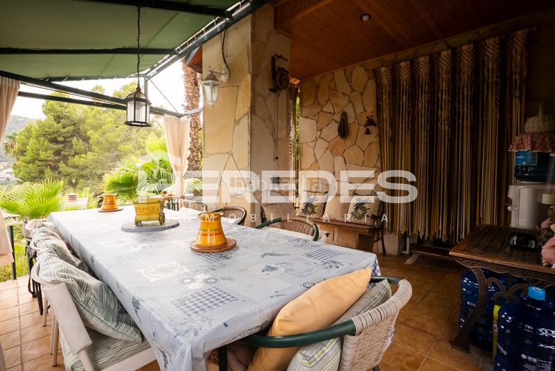 Foto 0f155244-6b5f-4494-aefe-9b4044f0fd6f. Casa amb xemeneia calefacció aparcament piscina a Torrelles de Llobregat