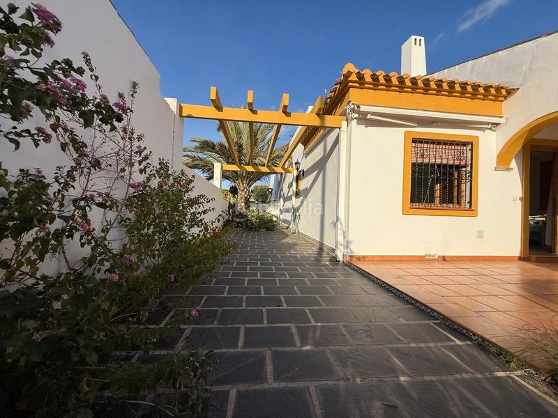 Foto e44ac8ab-f4be-44f9-82ea-b9e475d432e5. Casa pareada en Pueblo Latino Pilar de la Horadada