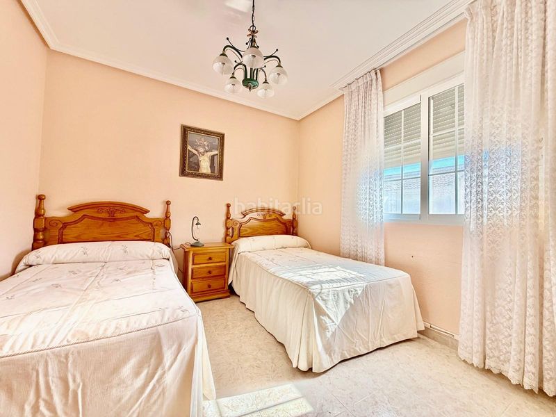Foto 185eae9b-1546-4b3d-8249-0f48e18b441f. Chalet en calle calle luz 60 en Centro Alcázares (Los)
