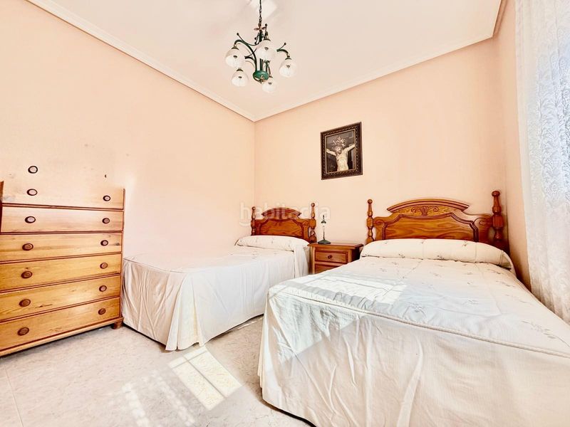 Foto a9581da2-38e9-4b85-ae3e-d0fb10618649. Chalet en calle calle luz 60 en Centro Alcázares (Los)