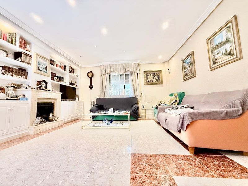 Foto b2fe72b2-b4a6-403b-9a1a-87319dd8c55d. Chalet en calle calle luz 60 en Centro Alcázares (Los)