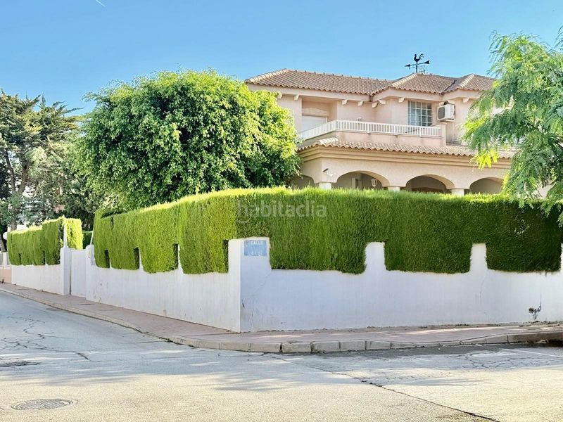 Foto d61e54bf-9b54-41ba-afc2-6d1c97382219. Chalet en calle calle luz 60 en Centro Alcázares (Los)