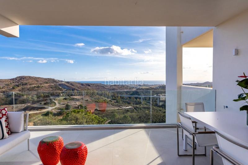 Foto c4fc847a-79b4-4653-b811-c70bfb6c1595. Ático maravilloso ático con solárium orientado al sur con 3 habitaciones y 3 baños con vistas al mar. en Benahavís