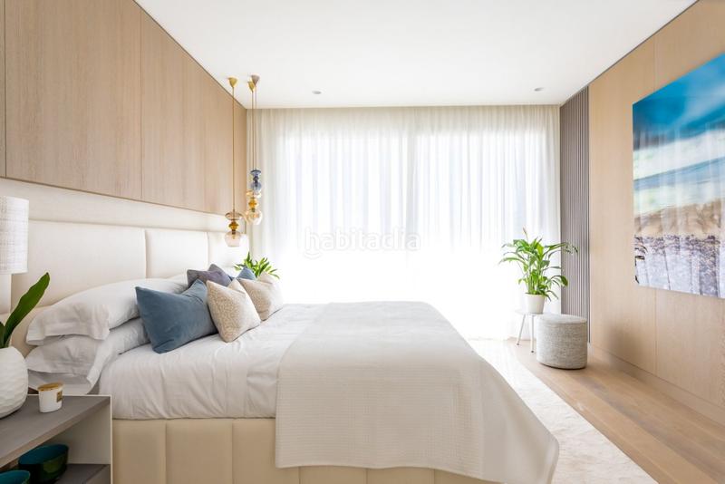Foto d508a188-ee8d-4203-b868-ae9e3d94b691. Ático maravilloso ático con solárium orientado al sur con 3 habitaciones y 3 baños con vistas al mar. en Benahavís