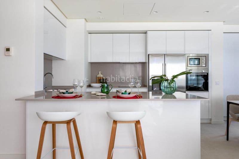 Foto dfe4c9b2-295e-46a0-9070-2aa7db2182bd. Ático maravilloso ático con solárium orientado al sur con 3 habitaciones y 3 baños con vistas al mar. en Benahavís