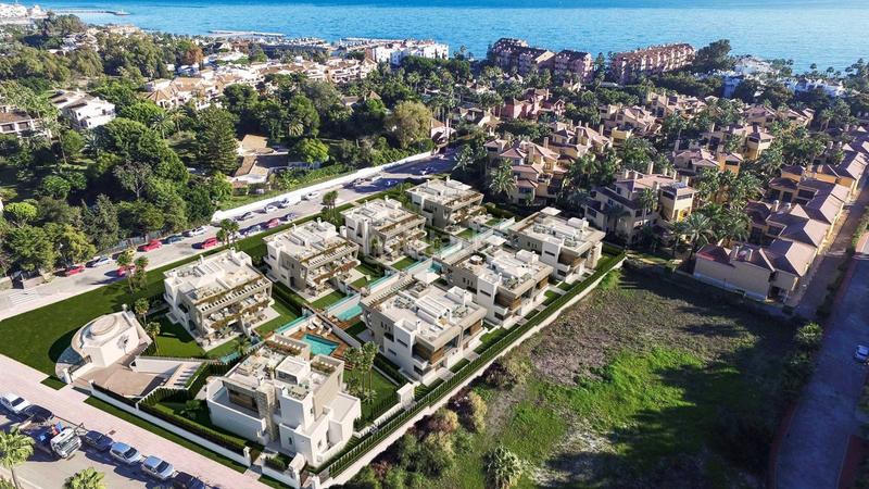 Foto af54df3a-8fb4-4d22-b63f-446766e99967. Casa pareada espectacular villa pareada de gran lujo en la zona más exclusiva de toda la costa del sol en Marbella