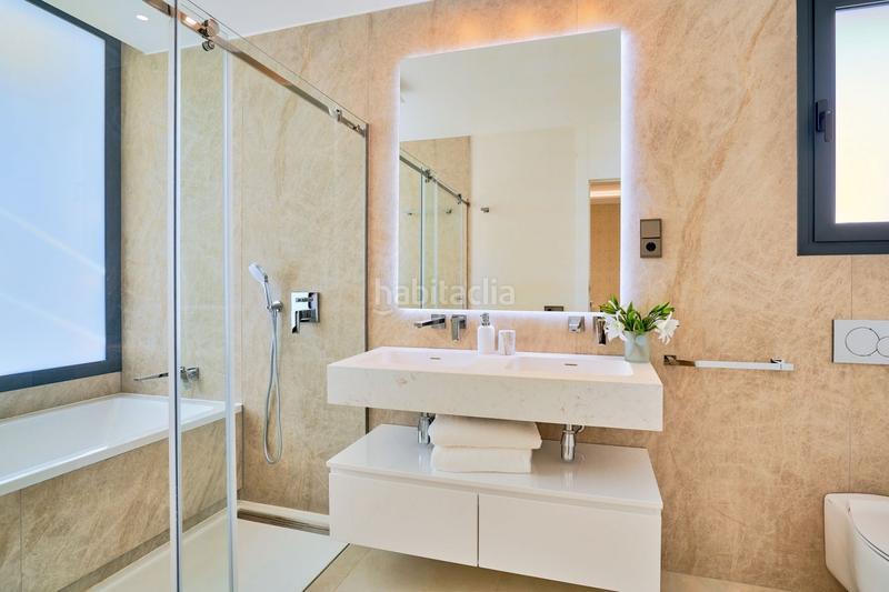 Foto ebe81b69-127f-497f-be5a-94d2f1349431. Casa pareada espectacular villa pareada de gran lujo en la zona más exclusiva de toda la costa del sol en Marbella