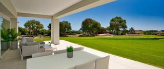 Apartament a Sotogrande Alto. Precioso apartamento con amplias habitaciones en planta jardín d