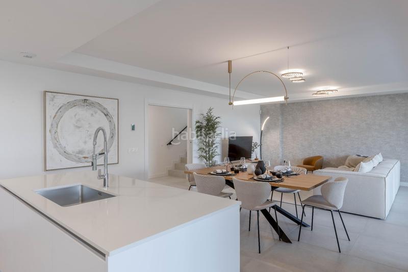 Foto 4c90c6b4-970b-4a5c-bead-ad8f1947b347. Casa adosada te proponemos esta espectacular vivienda con grandes terrazas estratégicamente ubicada en Mijas
