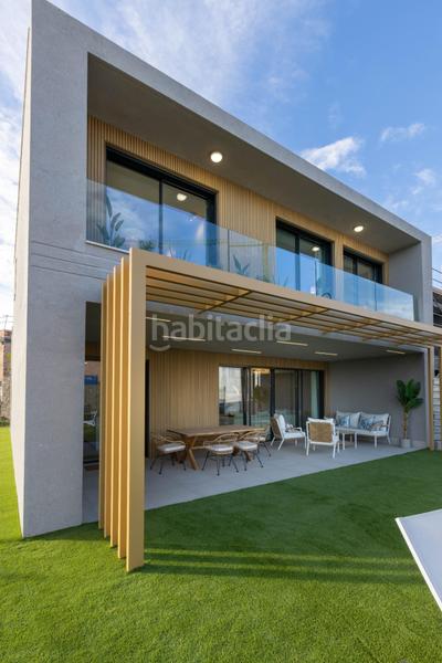 Foto f473b452-53db-49dd-8d82-01b382982e1d. Casa adosada te proponemos esta espectacular vivienda con grandes terrazas estratégicamente ubicada en Mijas