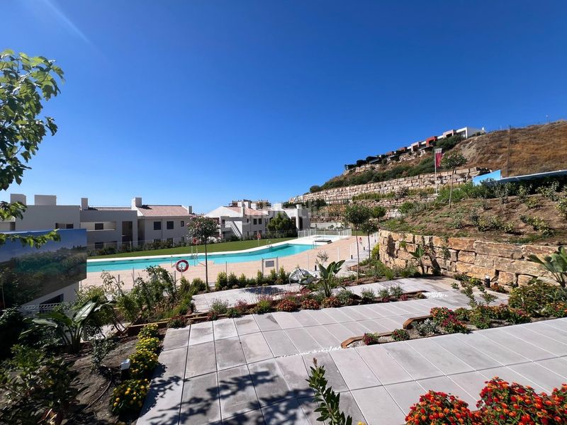 Foto fd2087e5-70c7-45a1-a9bd-63f041776128. Apartament amb calefacció aparcament piscina a El Paraíso Benahavís