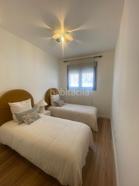 Foto 431d10a0-9cc5-4c9a-9bb5-6dd95820e452. Apartament amb calefacció aparcament piscina a Estepona golf Estepona