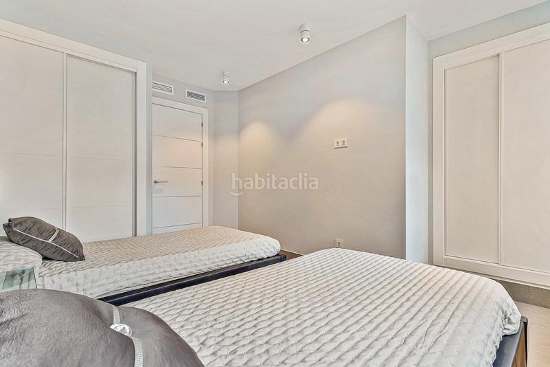 Foto 3ddf5944-6ab8-4a96-89bf-e27f395112d3. Alquiler piso en avenida del mar 7 espectacular apartamento en 1era linea de playa disponible hasta finales de julio de 2026 en Marbella