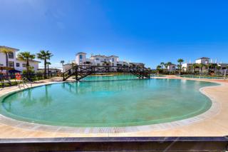 Apartament  Urbanizacion altos de estepona. Espectacular atico contemporáneo de 2 dormitorios en una comunid