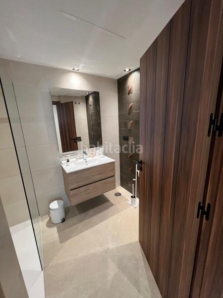 Foto 69e98d57-0cc3-4c26-9bf2-64df3ada0ffe. Ático espectacular apartamento ático dúplex una zona muy selecta con vistas panorámicas a un lago natural en Marbella