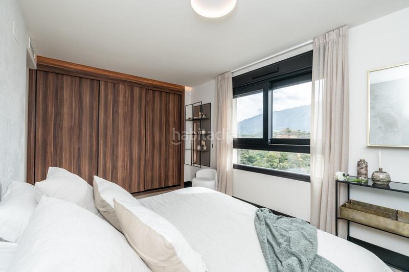 Foto 7345ee9e-9cfb-4361-9158-80e6e0b730dc. Ático espectacular apartamento ático dúplex una zona muy selecta con vistas panorámicas a un lago natural en Marbella