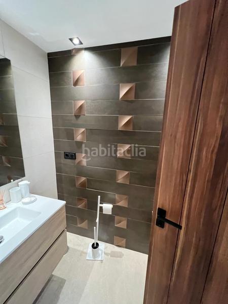 Foto a8264b22-bcb5-477f-9b53-cad091101723. Ático espectacular apartamento ático dúplex una zona muy selecta con vistas panorámicas a un lago natural en Marbella