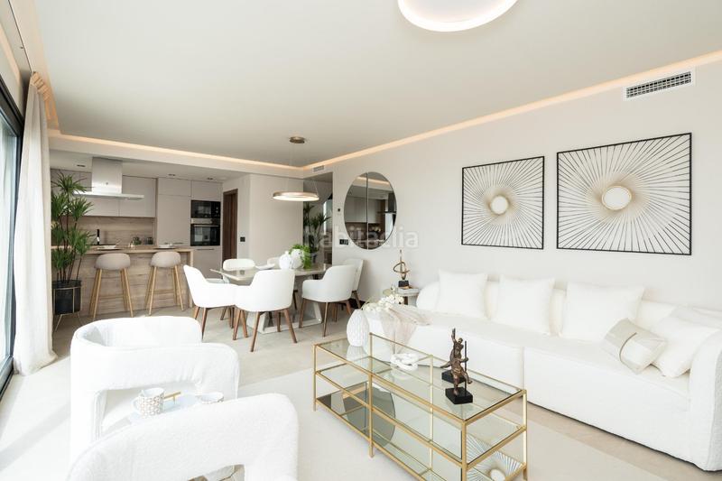 Foto a8dd22fa-9adf-4257-94f1-d72d561b68aa. Ático espectacular apartamento ático dúplex una zona muy selecta con vistas panorámicas a un lago natural en Marbella